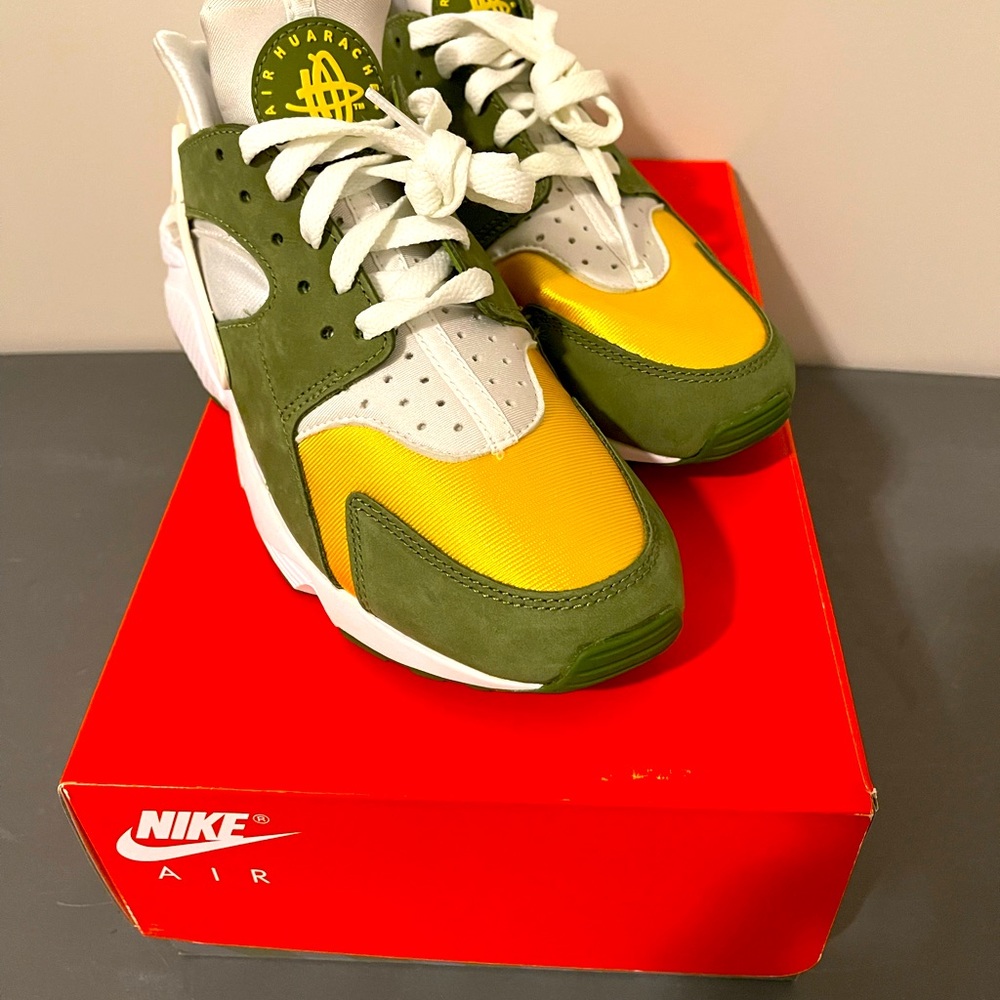 BRAND NEW.. NIKE AIR HUARACHE LE